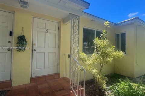 Снять в аренду виллу или дом в Бискейн-Парк, Флорида 2 спальни, 83.61м2, № 1951719 - фото 22