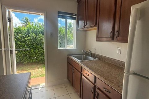 Снять в аренду виллу или дом в Бискейн-Парк, Флорида 2 спальни, 83.61м2, № 1951719 - фото 5