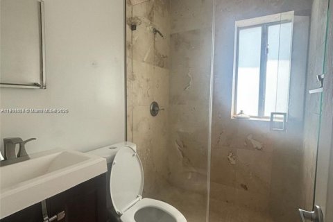 Снять в аренду виллу или дом в Бискейн-Парк, Флорида 2 спальни, 83.61м2, № 1951719 - фото 21