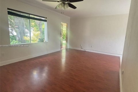 Снять в аренду виллу или дом в Бискейн-Парк, Флорида 2 спальни, 83.61м2, № 1951719 - фото 7