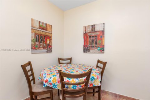 Купить кондоминиум в Халландейл-Бич, Флорида 1 спальня, 58.99м2, № 1867223 - фото 14