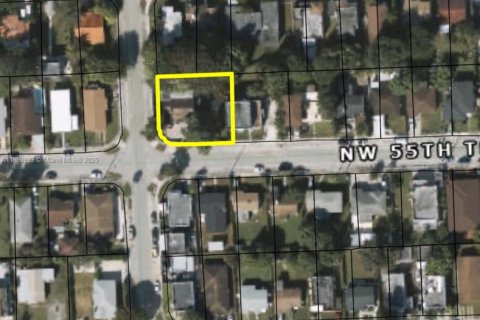 House in Miami, Florida 3 bedrooms, 94.76 sq.m. № 1944937 - photo 2