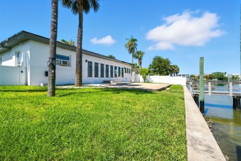 Villa ou maison à vendre à Saint Pete Beach, Floride: 2 chambres, 170.1 m2 № 1907562 - photo 26