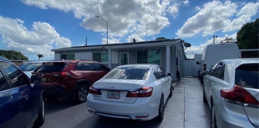 Villa ou maison à Hialeah, Floride 2 chambres, 183.2 m2 № 2029686