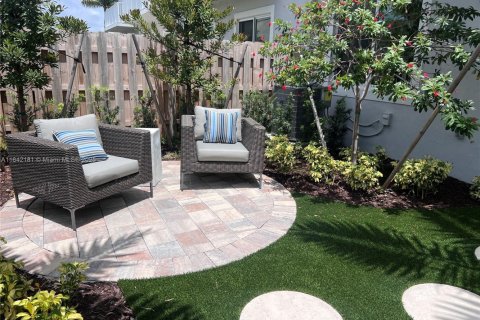 Townhouse in Homestead, Florida 3 bedrooms № 1834513 - photo 27