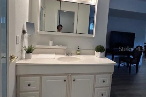 Condo in Orlando, Florida, 3 bedrooms  № 2203840 - photo 12