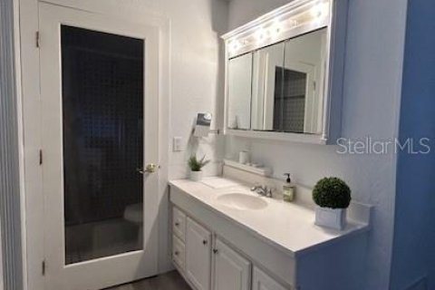 Condo in Orlando, Florida, 3 bedrooms  № 2203840 - photo 11
