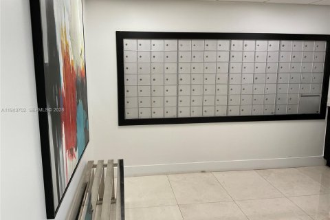 Снять в аренду кондоминиум в Холливуд, Флорида 2 спальни, 102.19м2, № 2000564 - фото 18