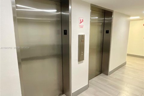 Снять в аренду кондоминиум в Холливуд, Флорида 2 спальни, 102.19м2, № 2000564 - фото 6