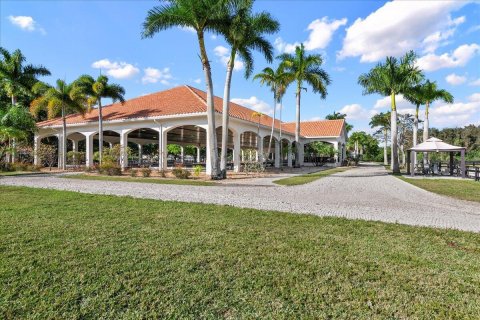 Villa ou maison à vendre à Wellington, Floride: 6 chambres, 311.22 m2 № 2088362 - photo 6