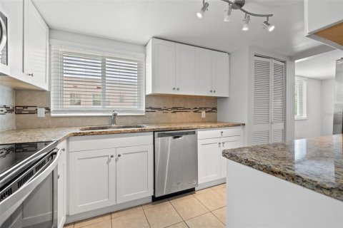 Condominio en venta en Saint Petersburg, Florida, 1 dormitorio, 88.26 m2 № 1274149 - foto 10