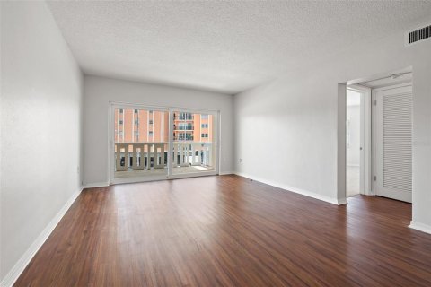 Condominio en venta en Saint Petersburg, Florida, 1 dormitorio, 88.26 m2 № 1274149 - foto 9