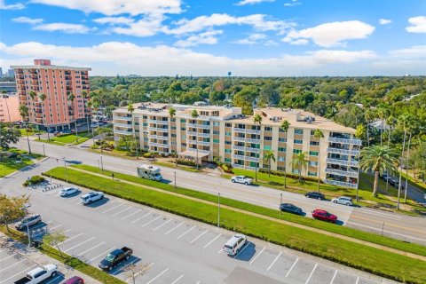 Condominio en venta en Saint Petersburg, Florida, 1 dormitorio, 88.26 m2 № 1274149 - foto 3