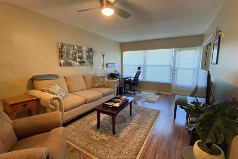 Copropriété à louer à New Port Richey, Floride: 2 chambres, 73.58 m2 № 1720600 - photo 5