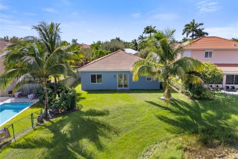 House in Homestead, Florida 3 bedrooms, 144 sq.m. № 1942670 - photo 24