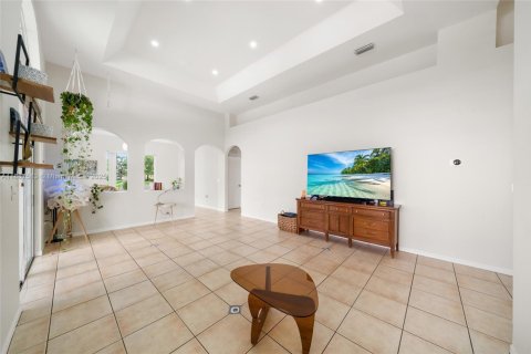 House in Homestead, Florida 3 bedrooms, 144 sq.m. № 1942670 - photo 21