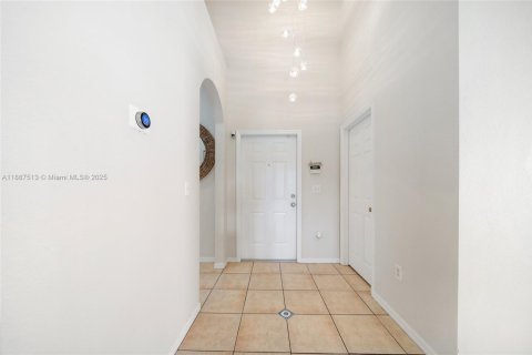 House in Homestead, Florida 3 bedrooms, 144 sq.m. № 1942670 - photo 17