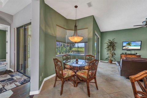 House in North Port, Florida 4 bedrooms, 294.69 sq.m. № 1866499 - photo 12