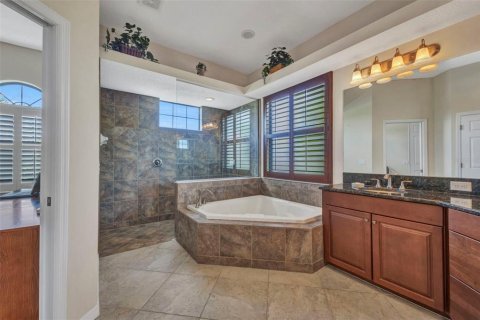 House in North Port, Florida 4 bedrooms, 294.69 sq.m. № 1866499 - photo 25