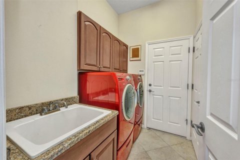 House in North Port, Florida 4 bedrooms, 294.69 sq.m. № 1866499 - photo 10