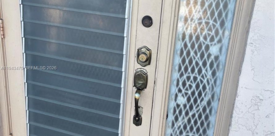 Condo in Sunrise, Florida, 2 bedrooms  № 2001591