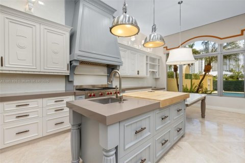 Купить виллу или дом в Авентура, Флорида 4 спальни, 522.85м2, № 1890191 - фото 11