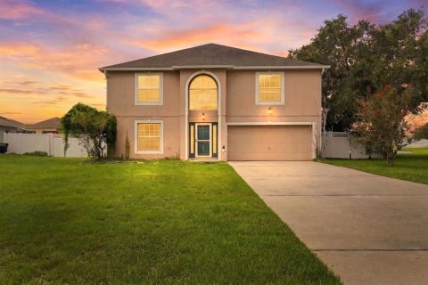 House in Chuluota, Florida 4 bedrooms, 280.19 sq.m. № 2344616