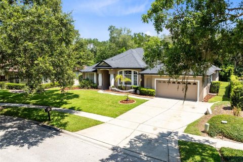 House in Oviedo, Florida 4 bedrooms, 261.61 sq.m. № 2216904 - photo 7