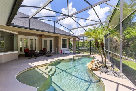 House in Oviedo, Florida 4 bedrooms, 261.61 sq.m. № 2216904 - photo 4