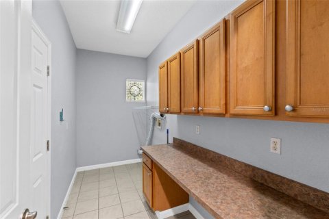 House in Oviedo, Florida 4 bedrooms, 261.61 sq.m. № 2216904 - photo 21