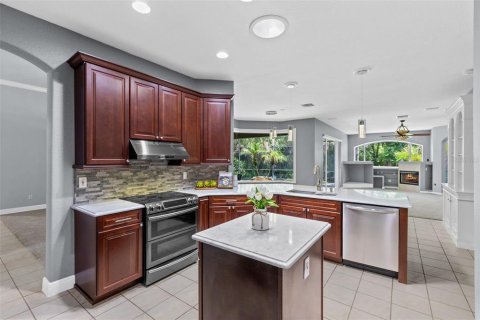 House in Oviedo, Florida 4 bedrooms, 261.61 sq.m. № 2216904 - photo 17