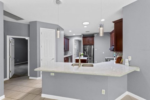 House in Oviedo, Florida 4 bedrooms, 261.61 sq.m. № 2216904 - photo 20