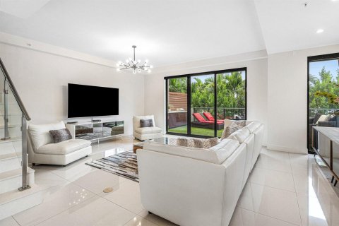 Condo in Fort Lauderdale, Florida, 3 bedrooms  № 2186330 - photo 12