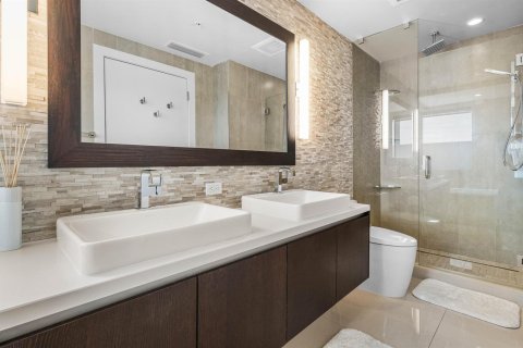 Condo in Fort Lauderdale, Florida, 3 bedrooms  № 2186330 - photo 25