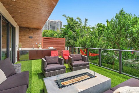 Condo in Fort Lauderdale, Florida, 3 bedrooms  № 2186330 - photo 17