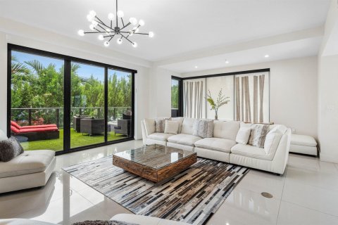 Condo in Fort Lauderdale, Florida, 3 bedrooms  № 2186330 - photo 15
