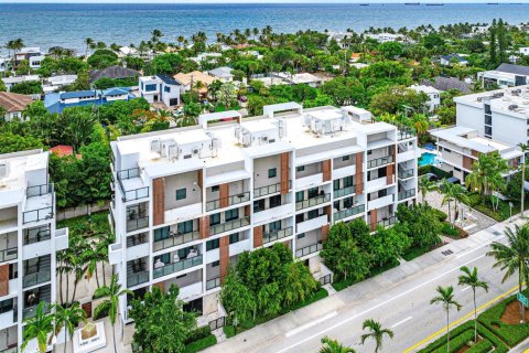 Condo in Fort Lauderdale, Florida, 3 bedrooms  № 2186330