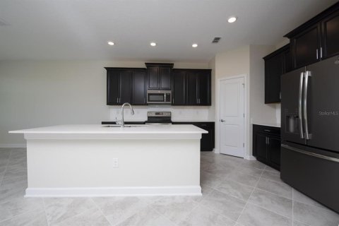 House in Davenport, Florida 4 bedrooms, 216.74 sq.m. № 2195113 - photo 12