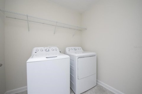 House in Davenport, Florida 4 bedrooms, 216.74 sq.m. № 2195113 - photo 24