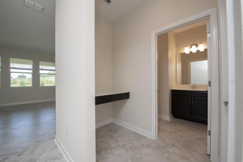 House in Davenport, Florida 4 bedrooms, 216.74 sq.m. № 2195113 - photo 6