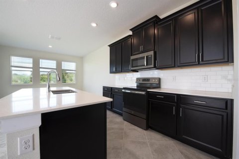 House in Davenport, Florida 4 bedrooms, 216.74 sq.m. № 2195113 - photo 13
