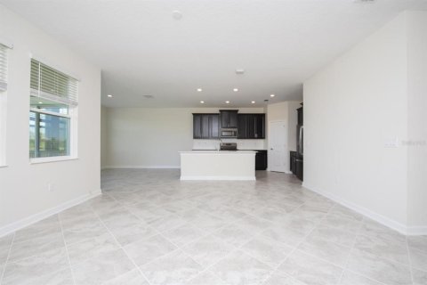 House in Davenport, Florida 4 bedrooms, 216.74 sq.m. № 2195113 - photo 9