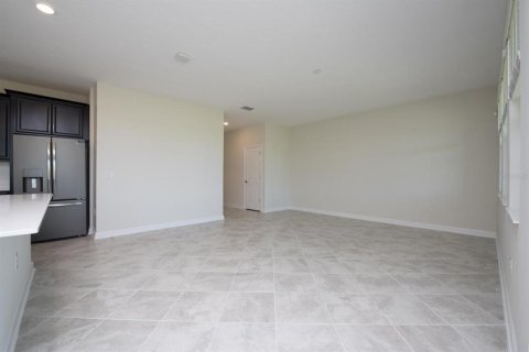 House in Davenport, Florida 4 bedrooms, 216.74 sq.m. № 2195113 - photo 11