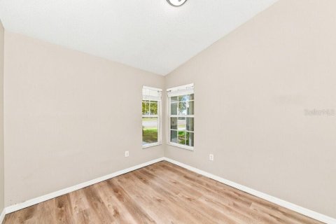 Casa en alquiler en Brandon, Florida, 3 dormitorios, 126.63 m2 № 2391237 - foto 8