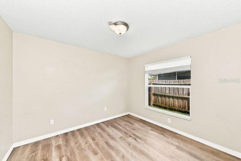Casa en alquiler en Brandon, Florida, 3 dormitorios, 126.63 m2 № 2391237 - foto 13