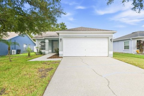 Casa en Brandon, Florida 3 dormitorios, 126.63 m2 № 2391237