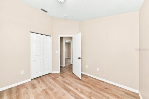 Casa en alquiler en Brandon, Florida, 3 dormitorios, 126.63 m2 № 2391237 - foto 9