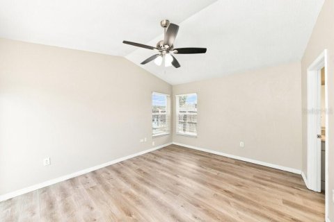 Casa en alquiler en Brandon, Florida, 3 dormitorios, 126.63 m2 № 2391237 - foto 10