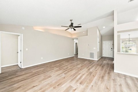 Casa en alquiler en Brandon, Florida, 3 dormitorios, 126.63 m2 № 2391237 - foto 3