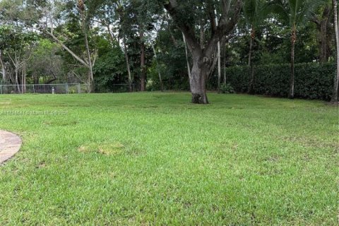 House in Pinecrest, Florida 6 bedrooms, 543.39 sq.m. № 1711230 - photo 5